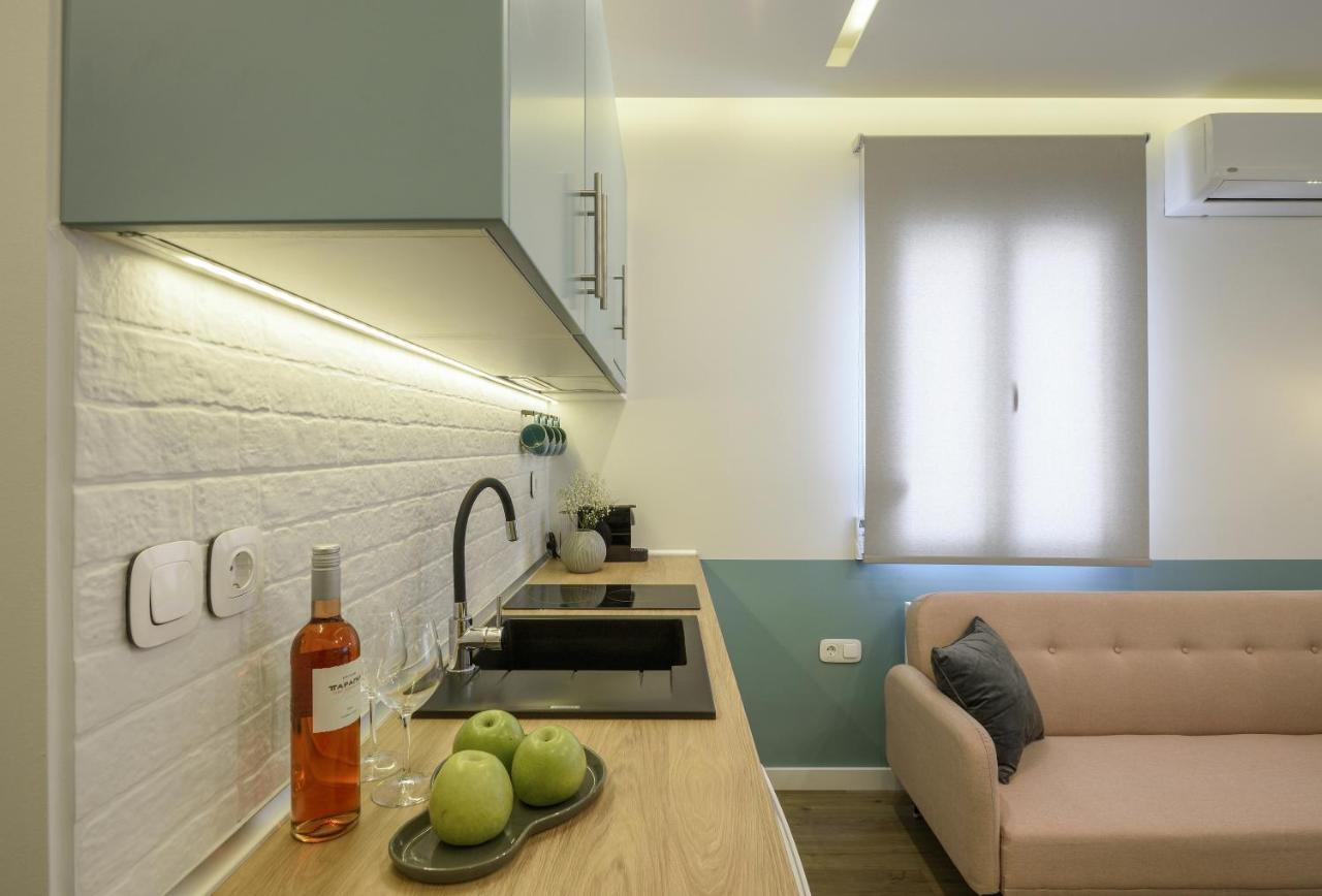Τhe Half Root Suite In The Heart Of City Center Tessalónica Exterior foto