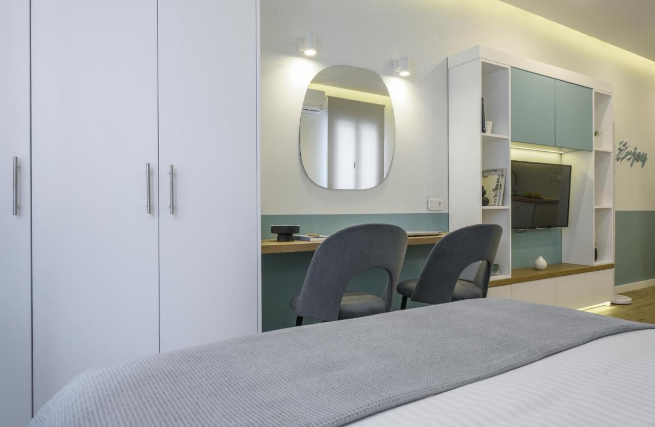 Τhe Half Root Suite In The Heart Of City Center Tessalónica Exterior foto