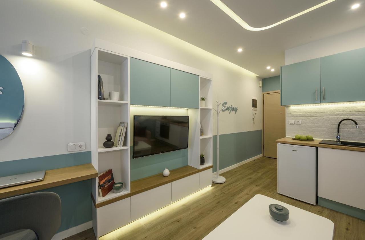 Τhe Half Root Suite In The Heart Of City Center Tessalónica Exterior foto