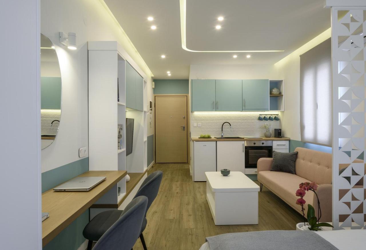 Τhe Half Root Suite In The Heart Of City Center Tessalónica Exterior foto