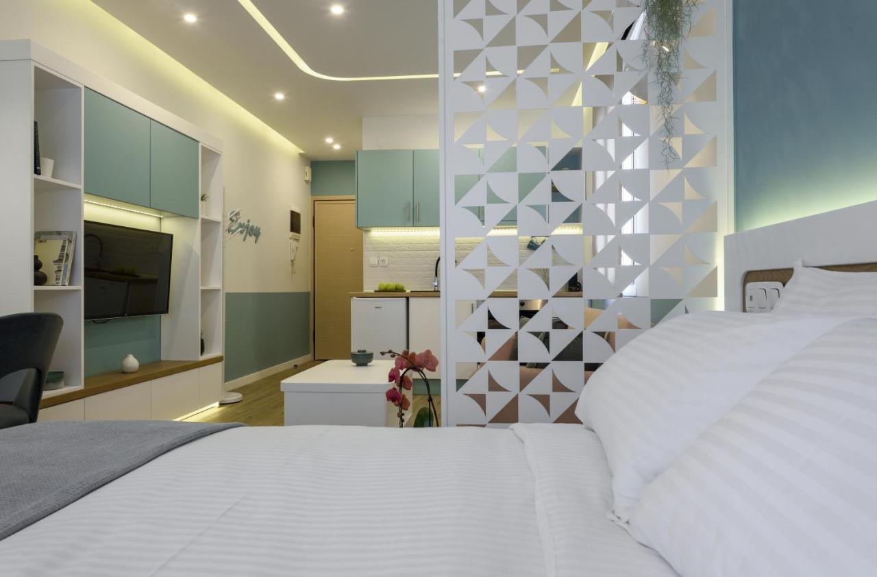 Τhe Half Root Suite In The Heart Of City Center Tessalónica Exterior foto